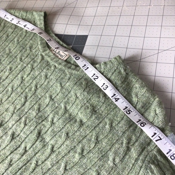 LL Bean Women's 80% Lambs Wool Cable Sweater Crewneck Green  Knit Sweater - Picture 8 of 11